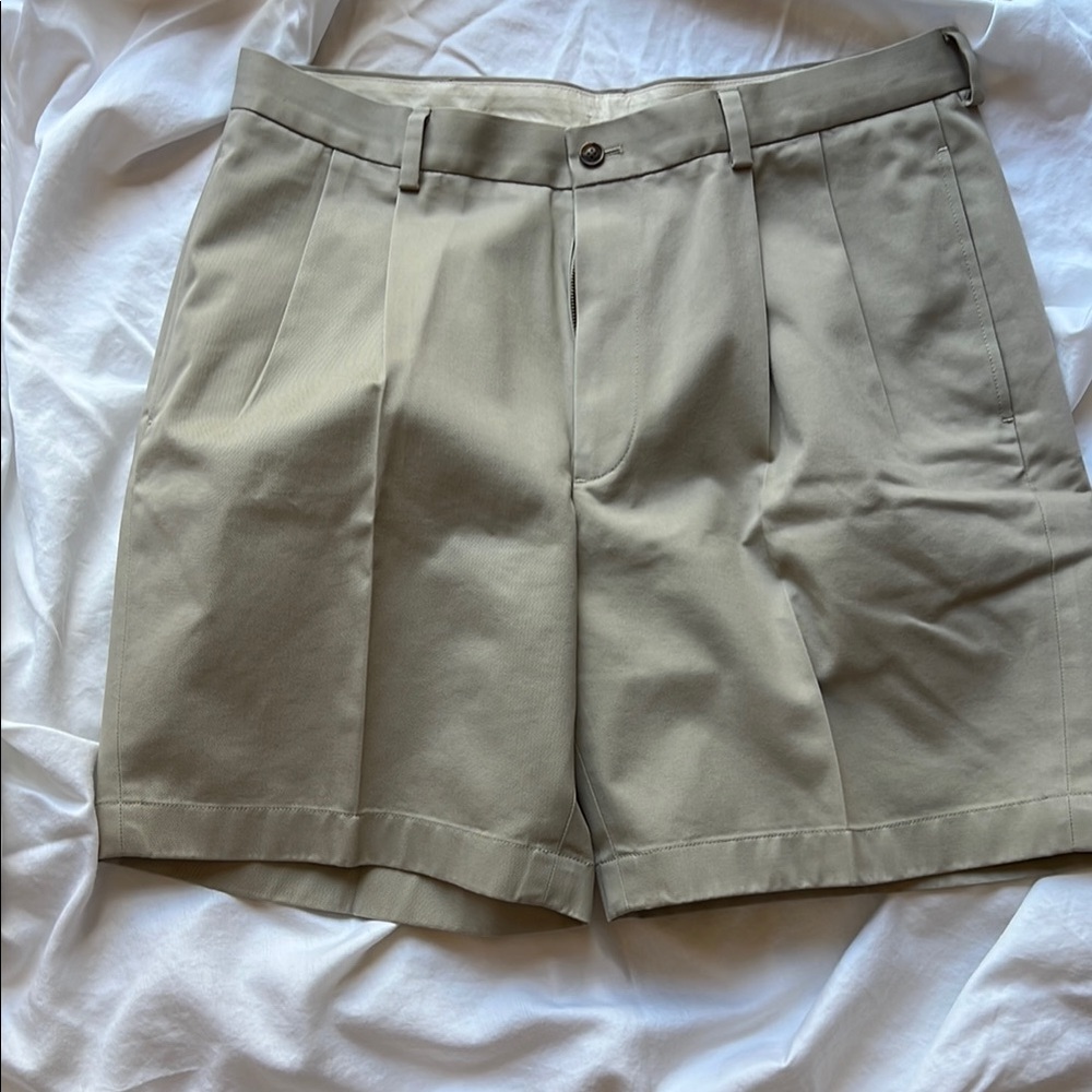 Brooks Brothers Beige Cotton Shorts 35 Waist